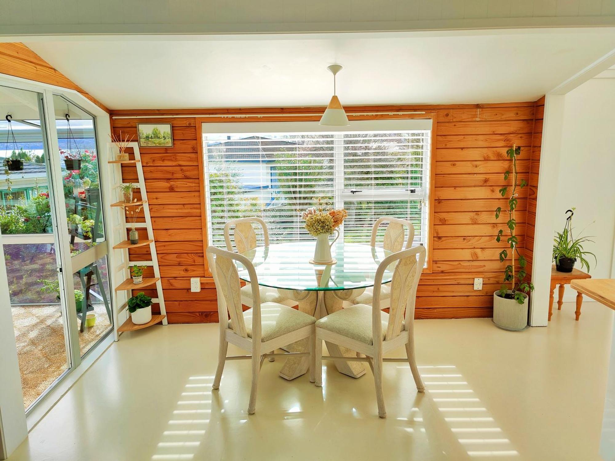 Delight In Birch-Lake View Holiday Home Taupo Exterior foto