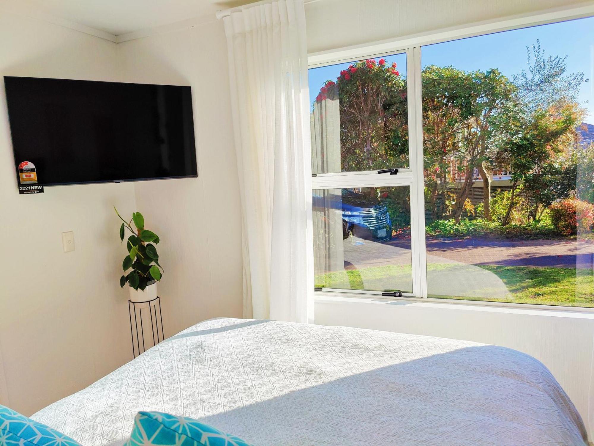 Delight In Birch-Lake View Holiday Home Taupo Exterior foto